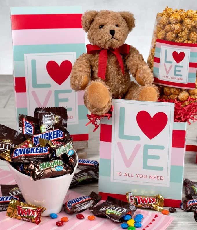 XOXO Bear & Sweets Gift Box