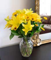Alternative image 3 for A bouquet featuring yellow lilies, yellow roses, and yellow poms, with an optional glass vase.
