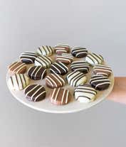 Alternative image 2 for Two Dozen Roses with Chocolate Drizzled Oreos