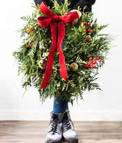 Alternative image 1 for Christmas wreath delivery