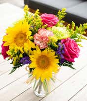 Alternative image 3 for Bright Sunflower Bouquet
