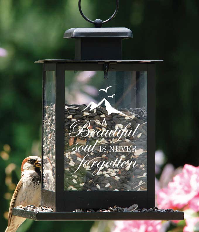 Bird feeder with the phrase A Beautiful Soul is Never Forgotten
