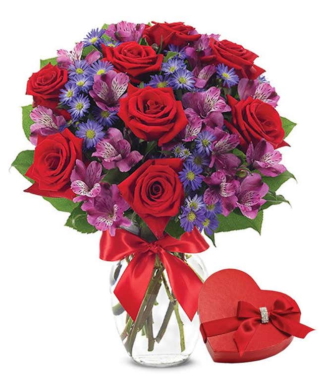 Flower arrangement with roses and alstromeria