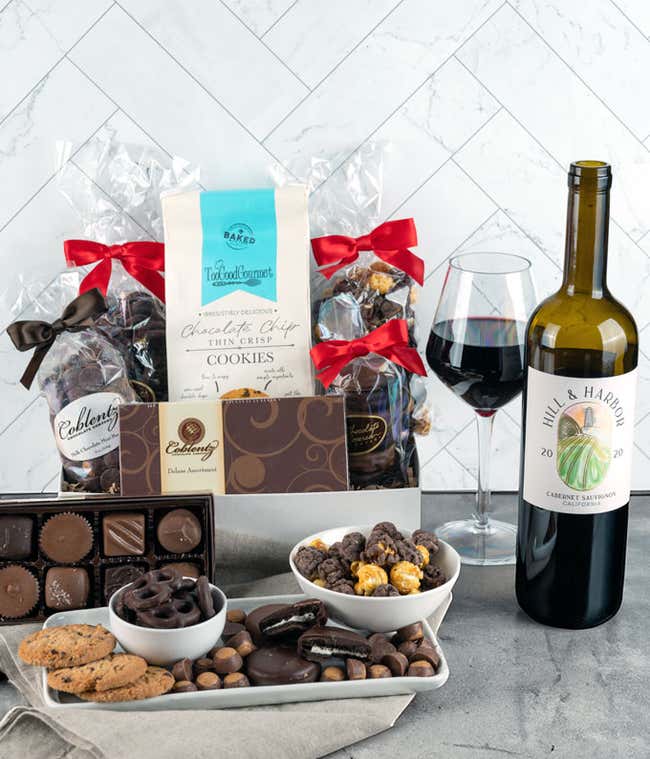 Deluxe Red Wine &amp; Sweet Treats Gift Box