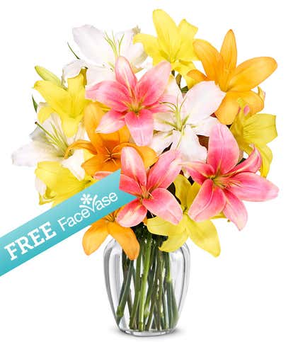 Stunning Lily Bouquet with Free Facevase